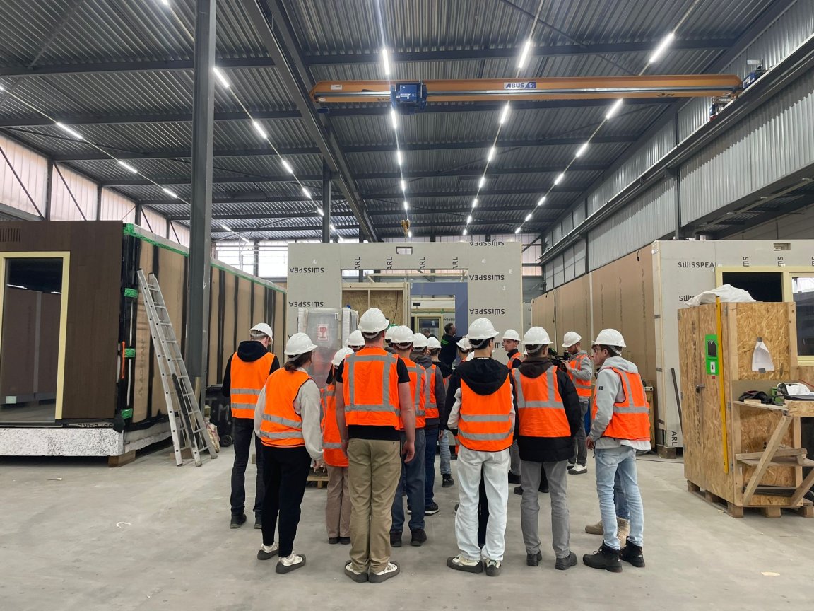 Studenten in de hal bij Homesfactory